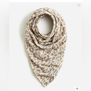 Printed featherweight cashmere bandana
J Crew BK125 36x36 Mara Leopard Natural